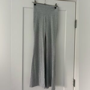 Aritzia TNA Chill Atmosphere Flare Hi-Rise Legging- Heather Chrome Size S!